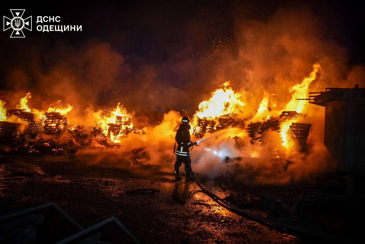 Russia heavily strikes Ukraine's Odesa: Consequences revealed